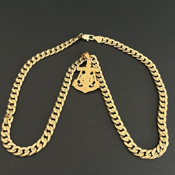 Men’s Gold Chain and Pendant. It’s 18k Gold on both Chain and Pendant. - Picture 8 of 10